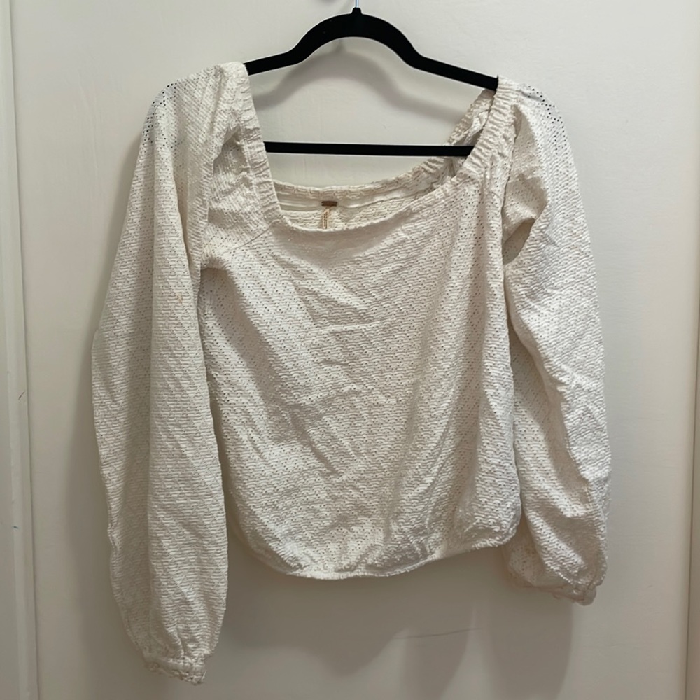 Free people top that can go off shoulder